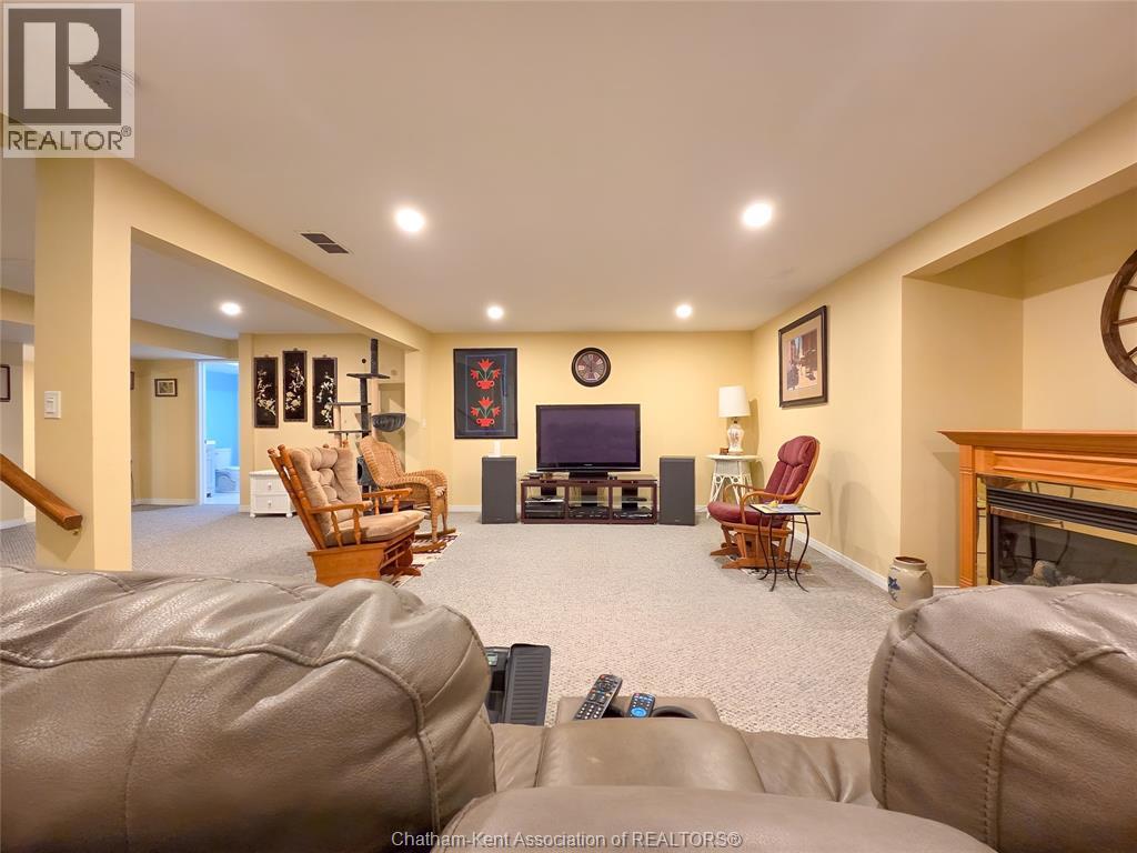 93 GREGORY DRIVE - 29