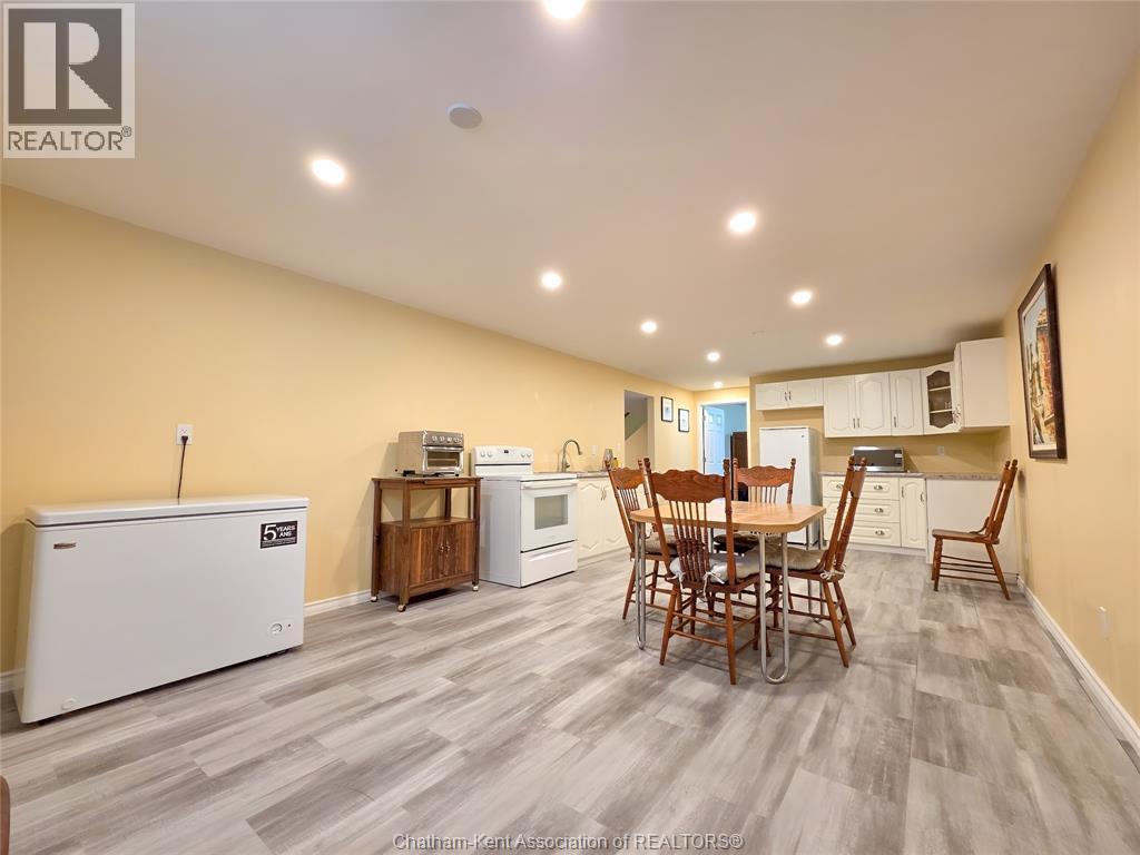 93 GREGORY DRIVE - 34