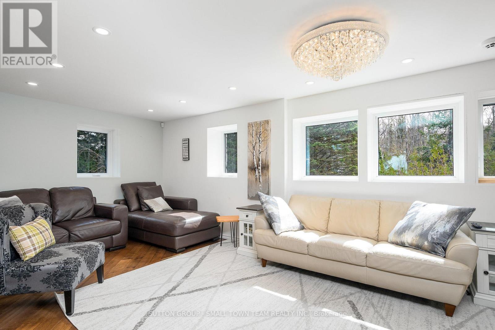 114 LAKESHORE ROAD W — photo 13