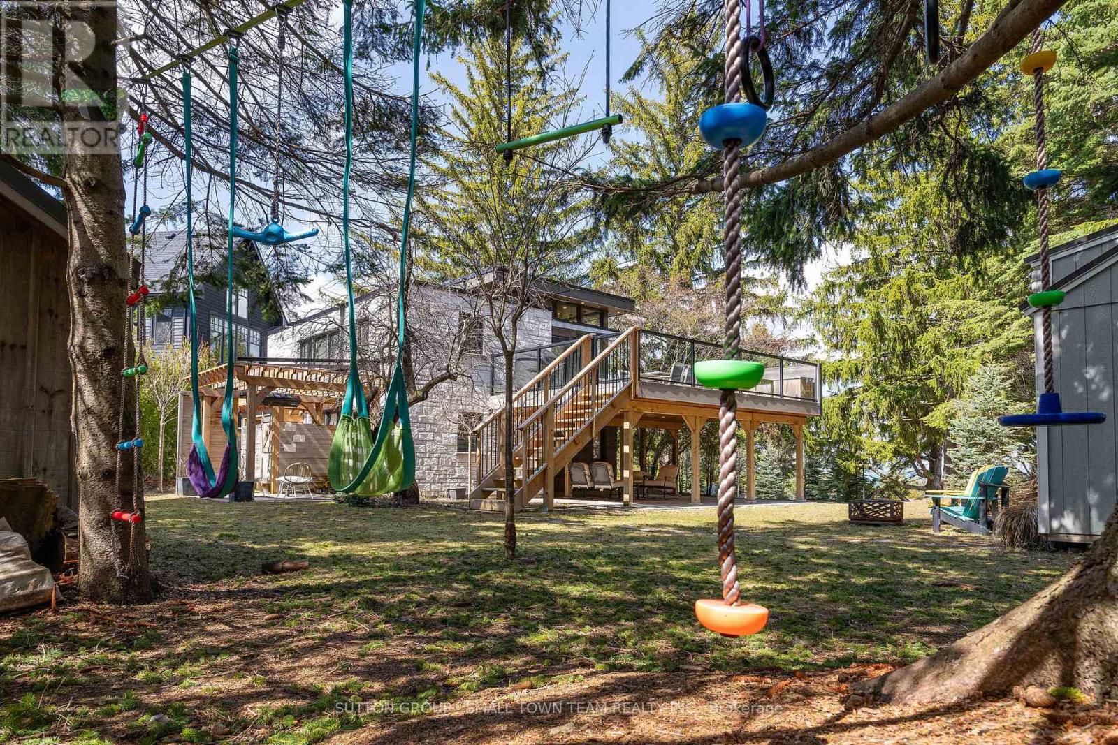 114 LAKESHORE ROAD W - photo 2