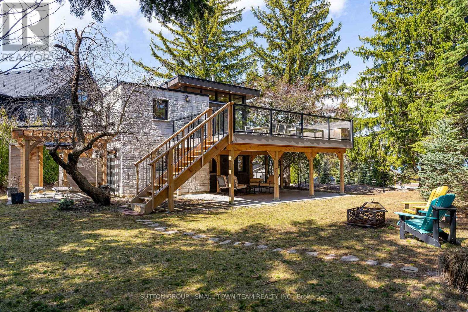 114 LAKESHORE ROAD W — photo 32