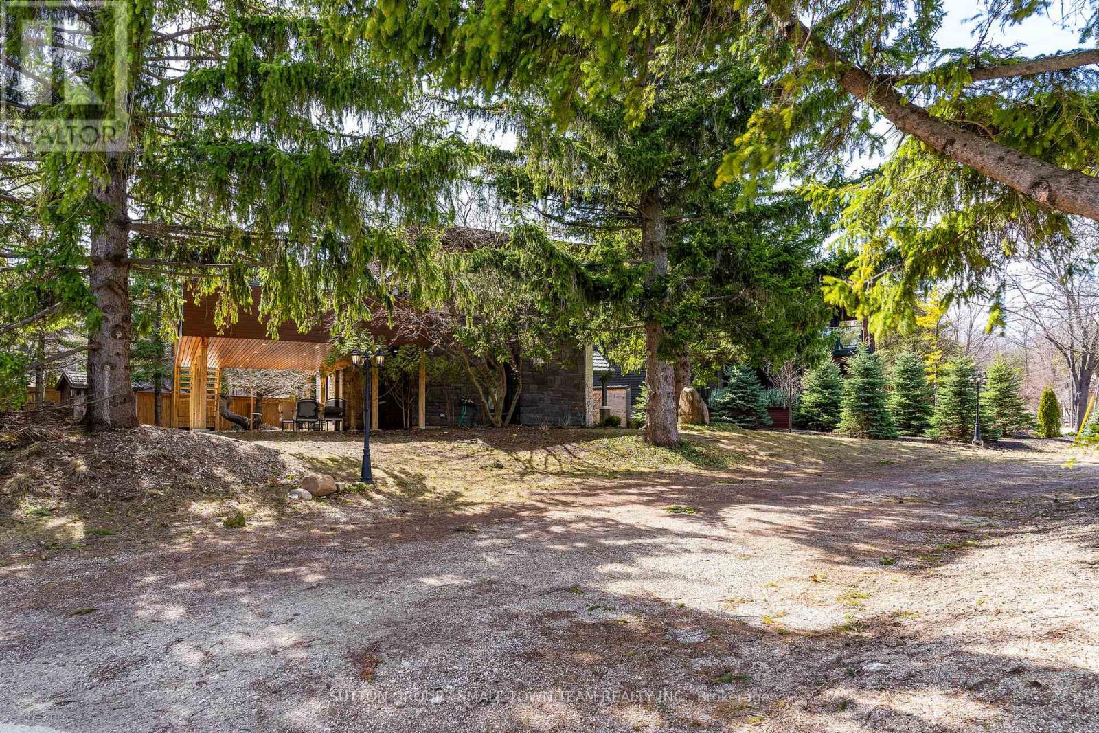114 LAKESHORE ROAD W — photo 33