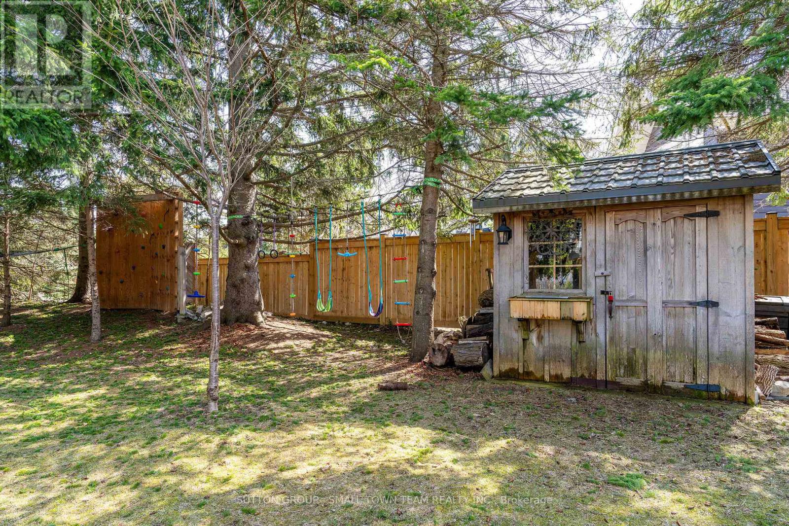 114 LAKESHORE ROAD W — photo 38