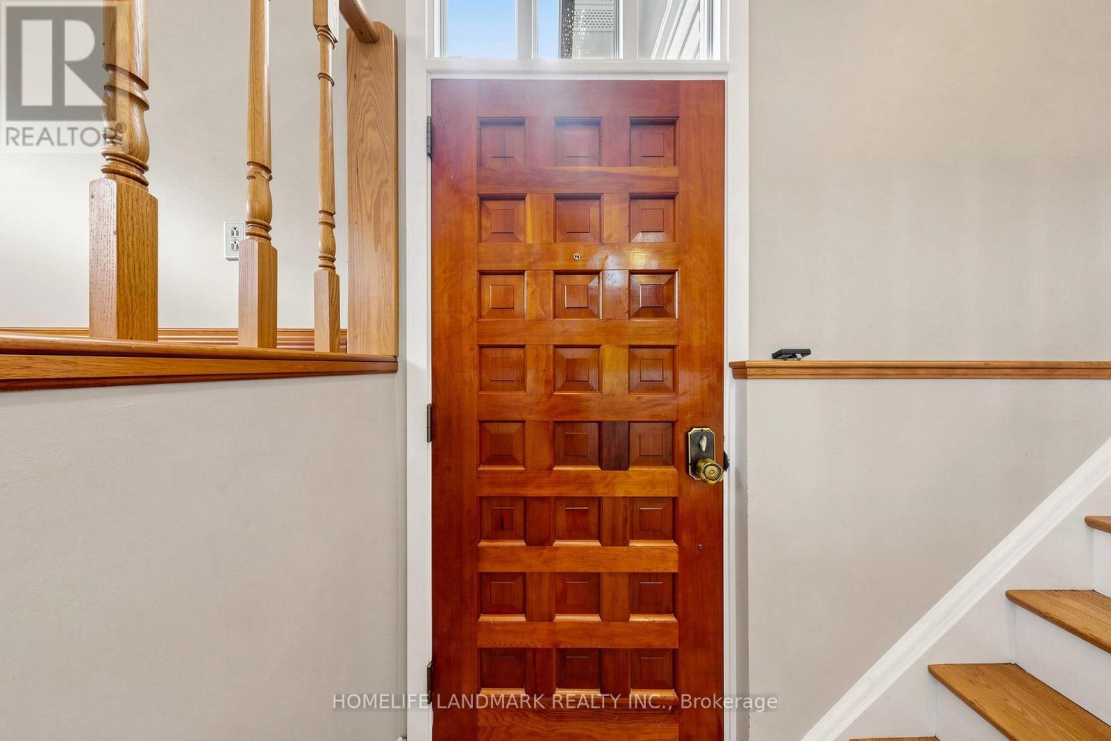 49 GLENSTROKE DRIVE — photo 22