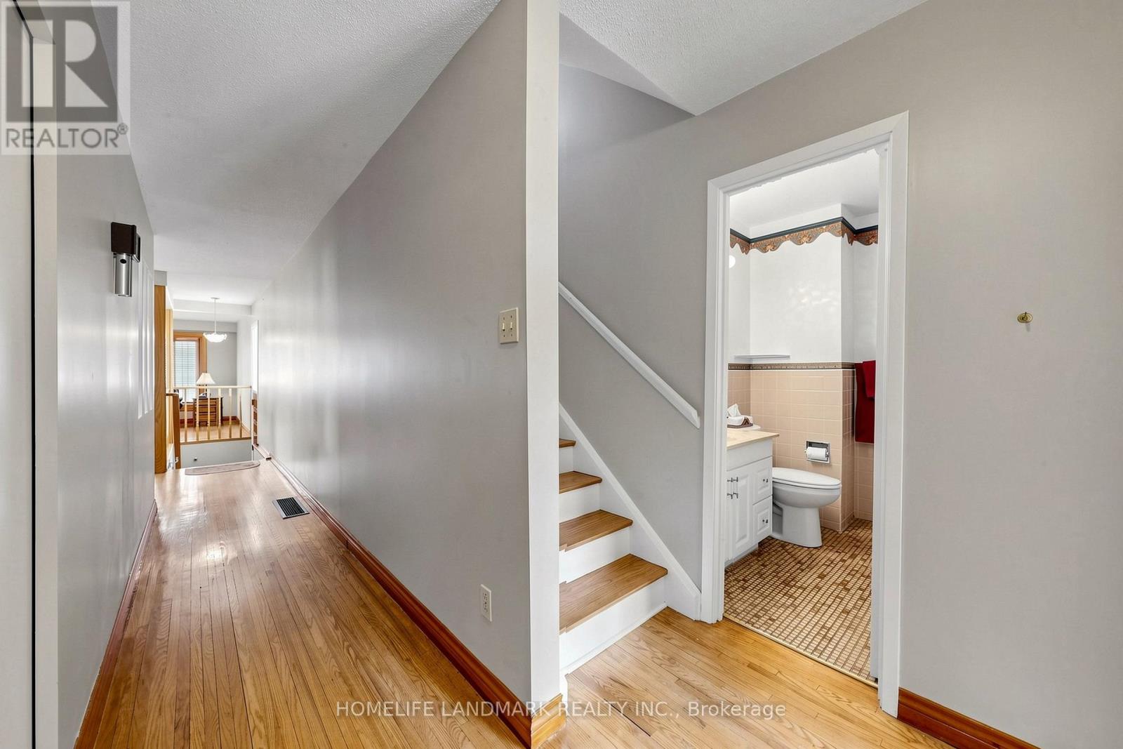 49 GLENSTROKE DRIVE — photo 23