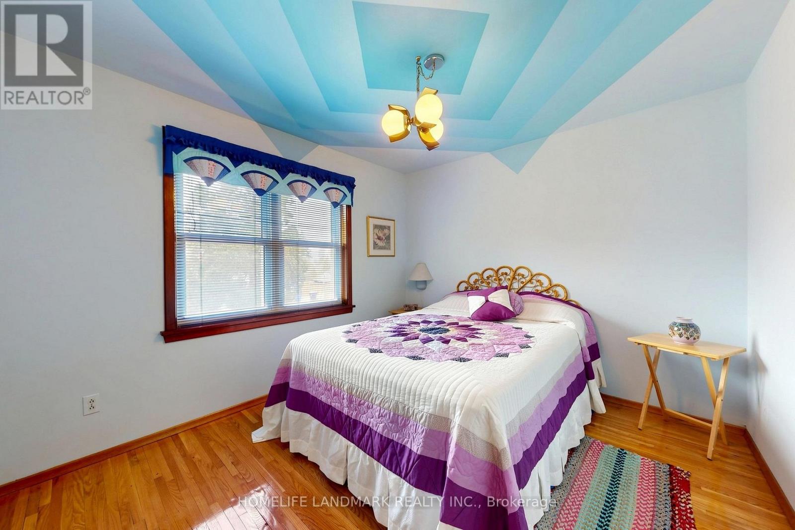 49 GLENSTROKE DRIVE — photo 24