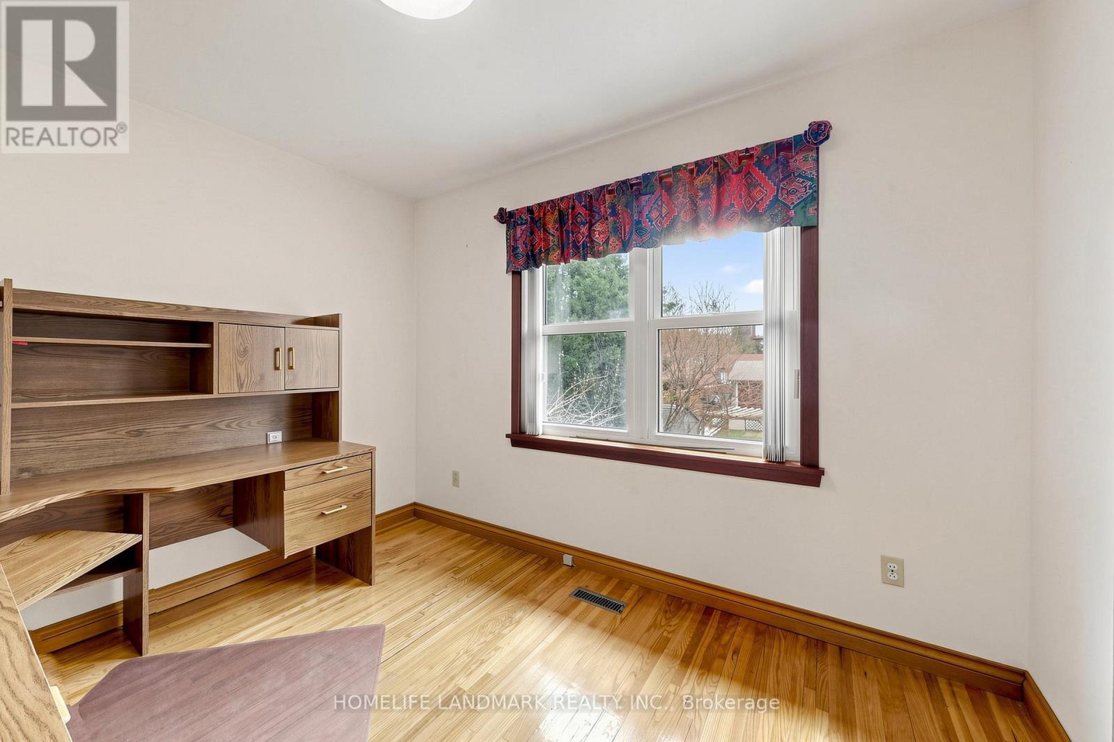 49 GLENSTROKE DRIVE — photo 27