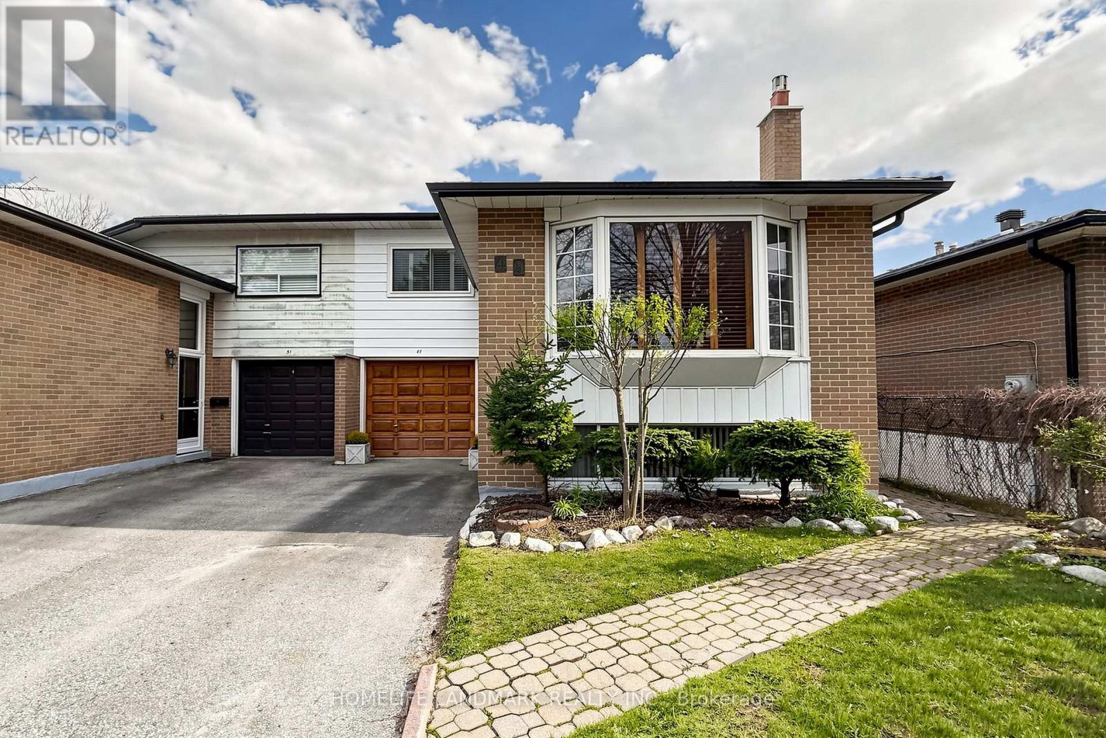 49 GLENSTROKE DRIVE — photo 3