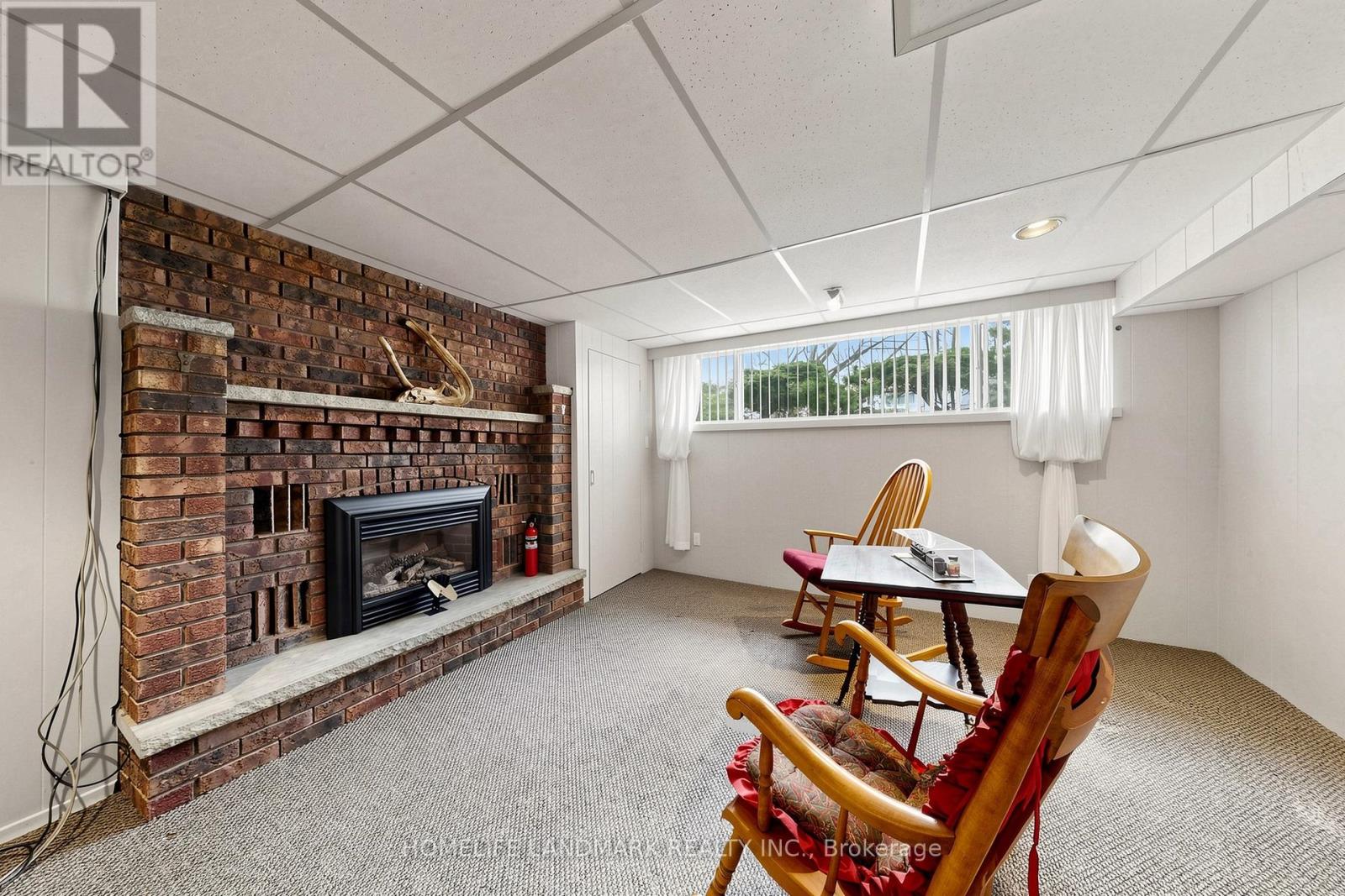 49 GLENSTROKE DRIVE — photo 39