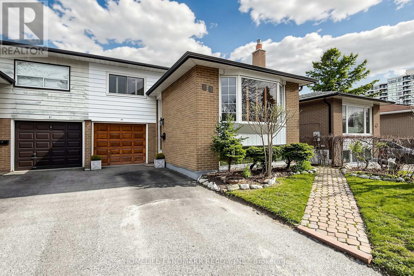 49 GLENSTROKE DRIVE — photo 4