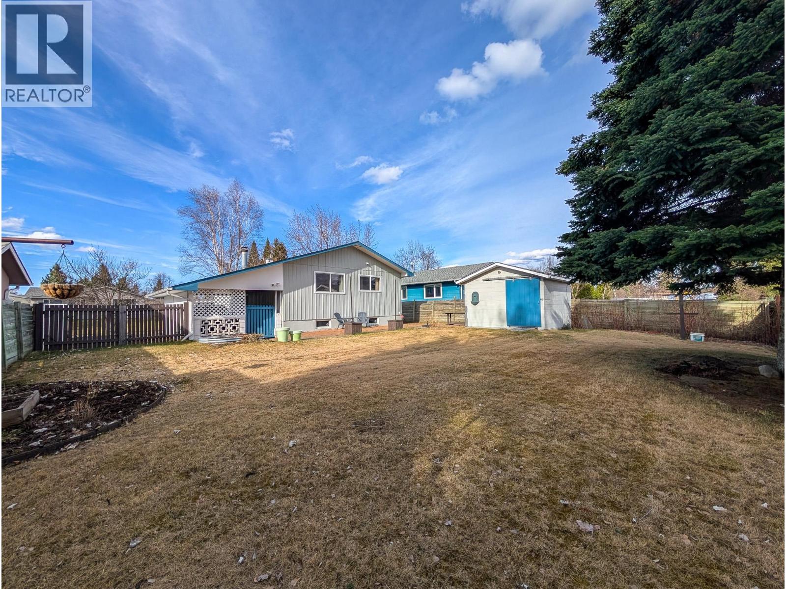 Kitchen of 2959 SYCAMORE CRESCENT · Prince George, BC
