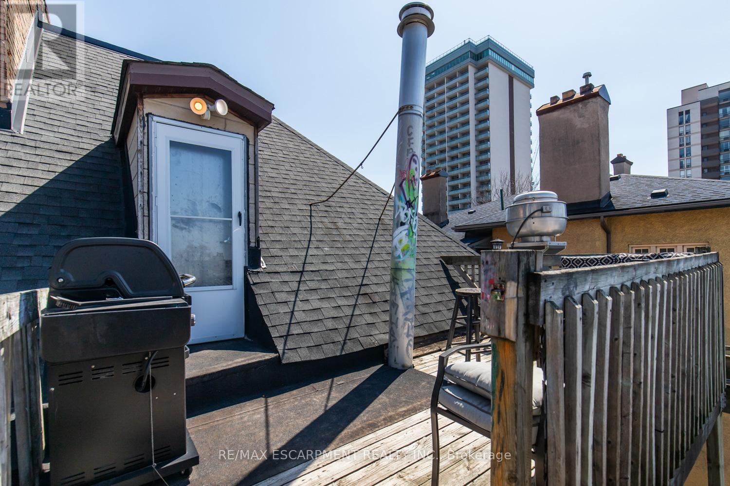 38 HESS STREET S - 34