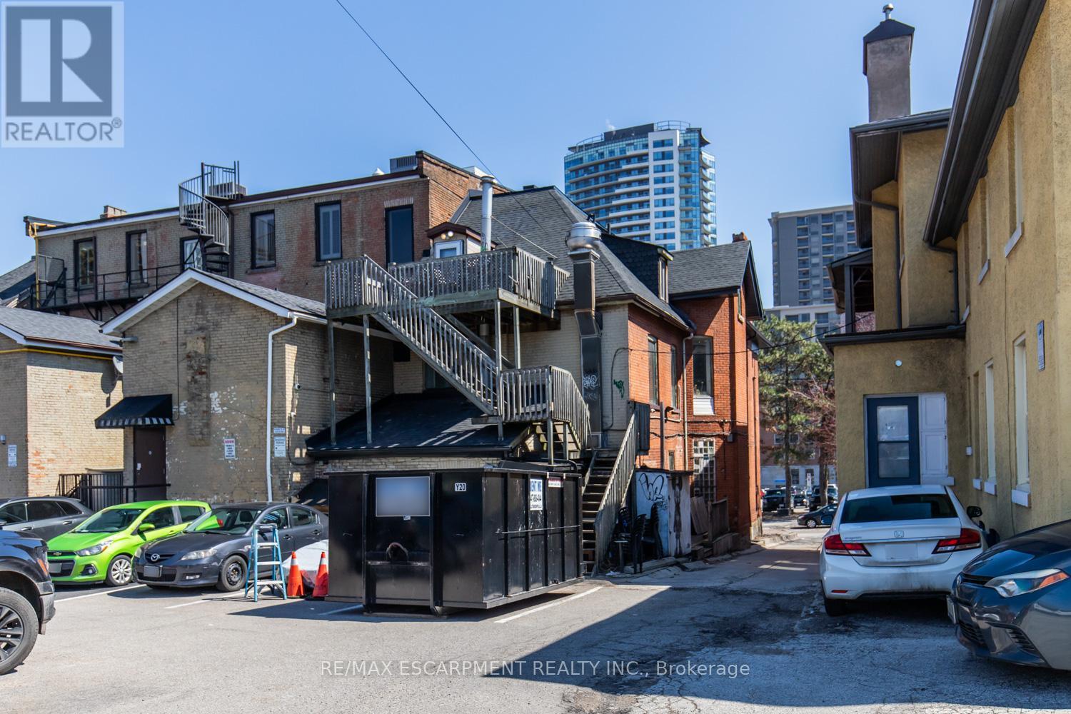 38 HESS STREET S - 38