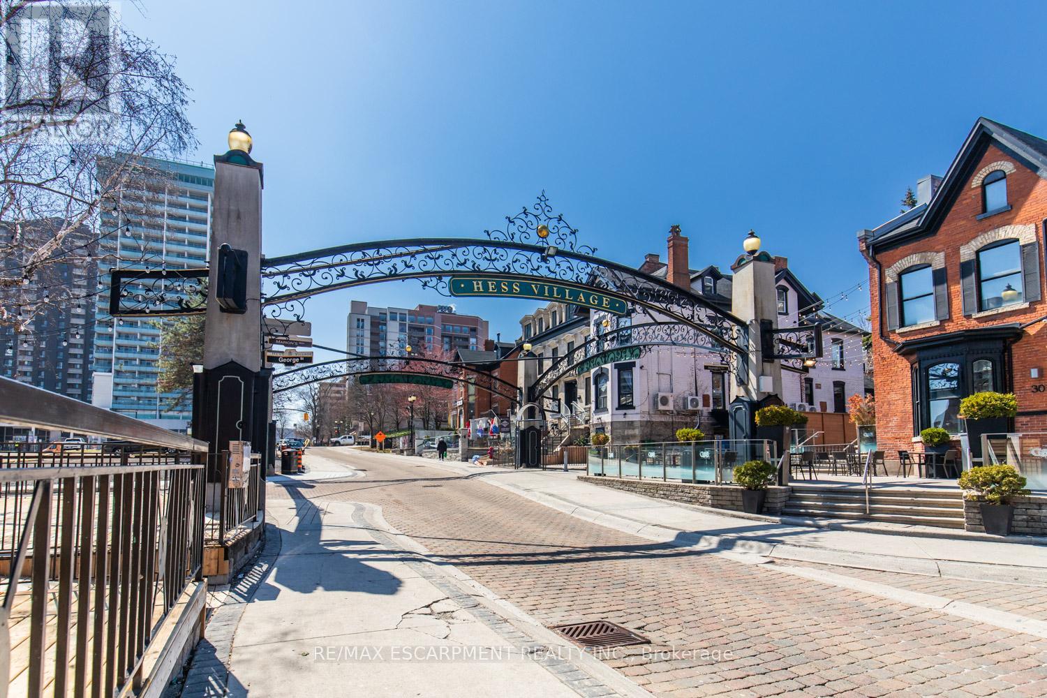 38 HESS STREET S - 42