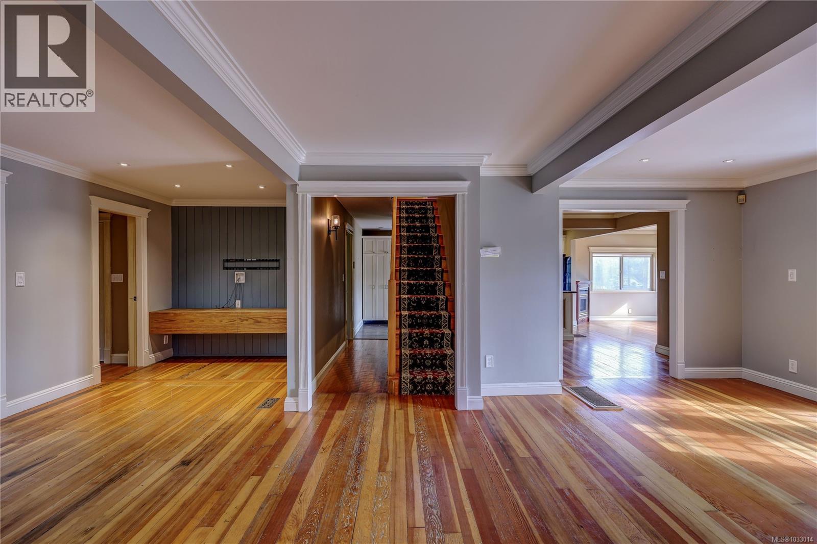 1361 Discovery Ave - 5