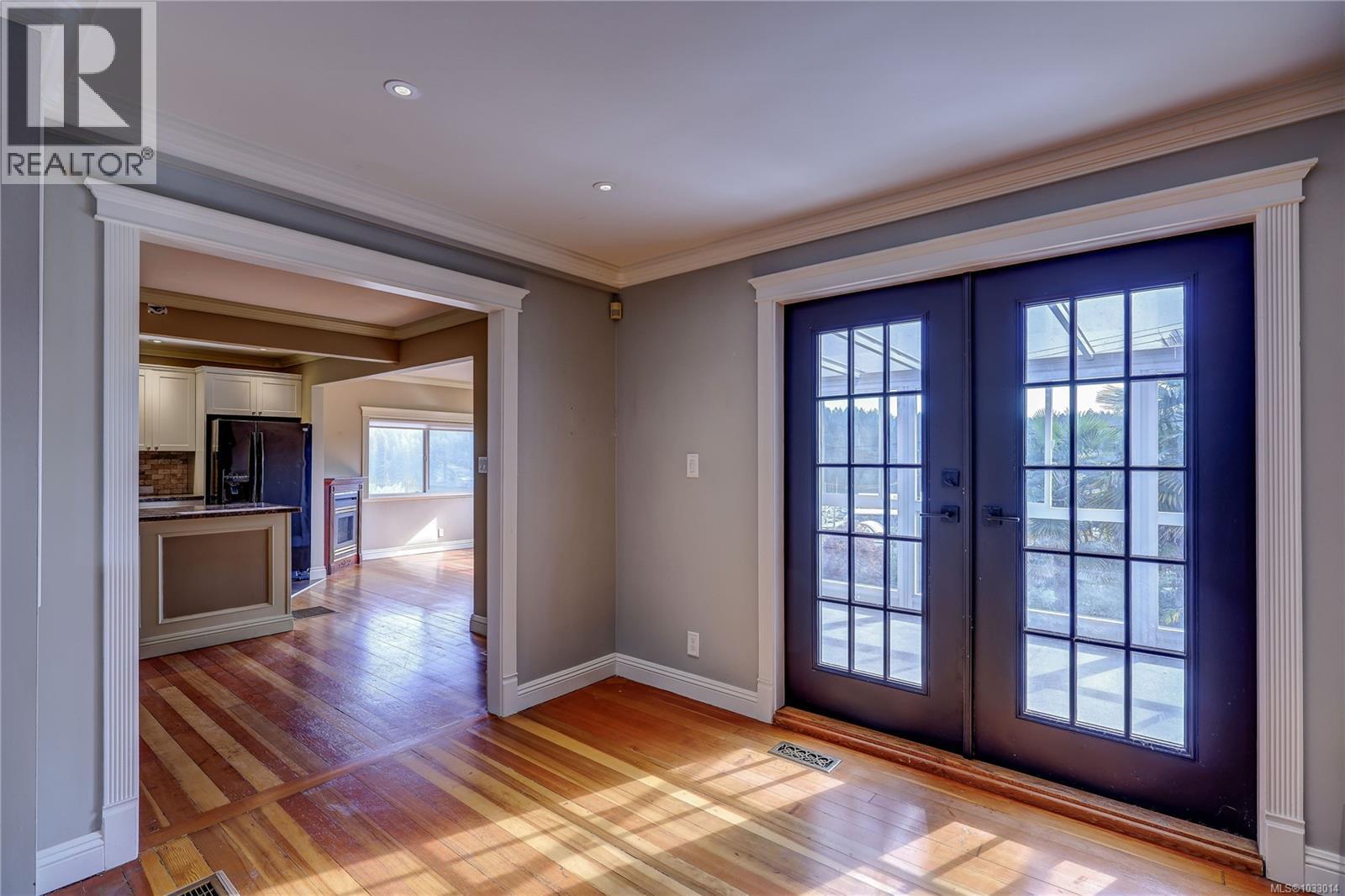 1361 Discovery Ave - 6