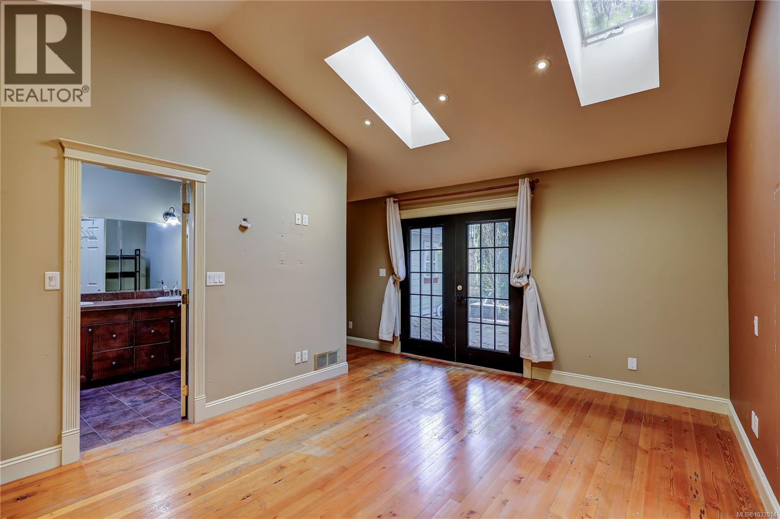 1361 Discovery Ave - 27