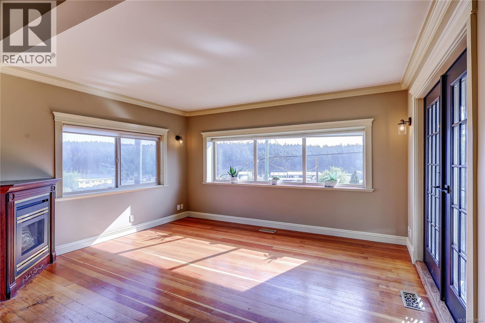 1361 Discovery Ave - 10