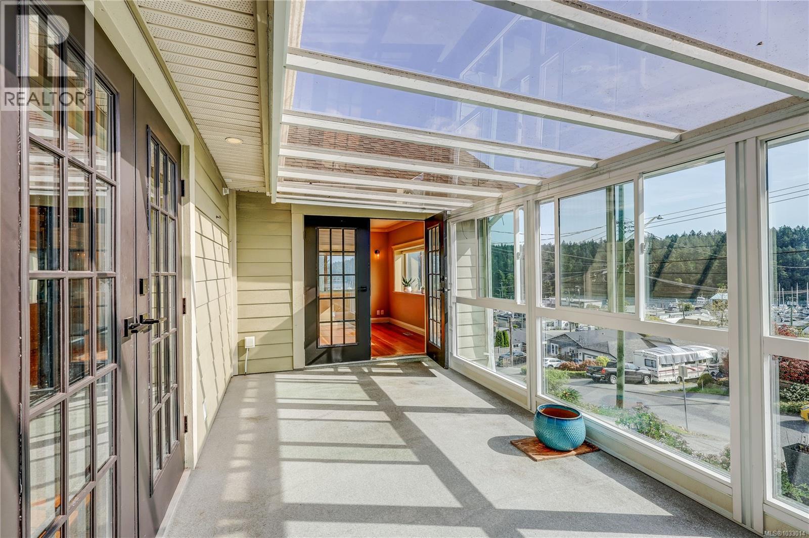 1361 Discovery Ave - 16