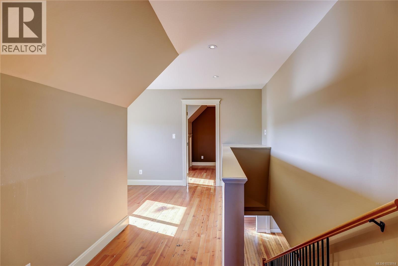 1361 Discovery Ave - 30