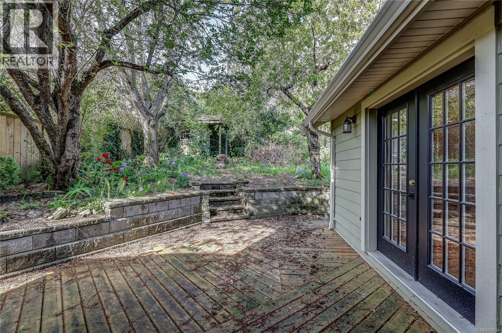 1361 Discovery Ave - 47