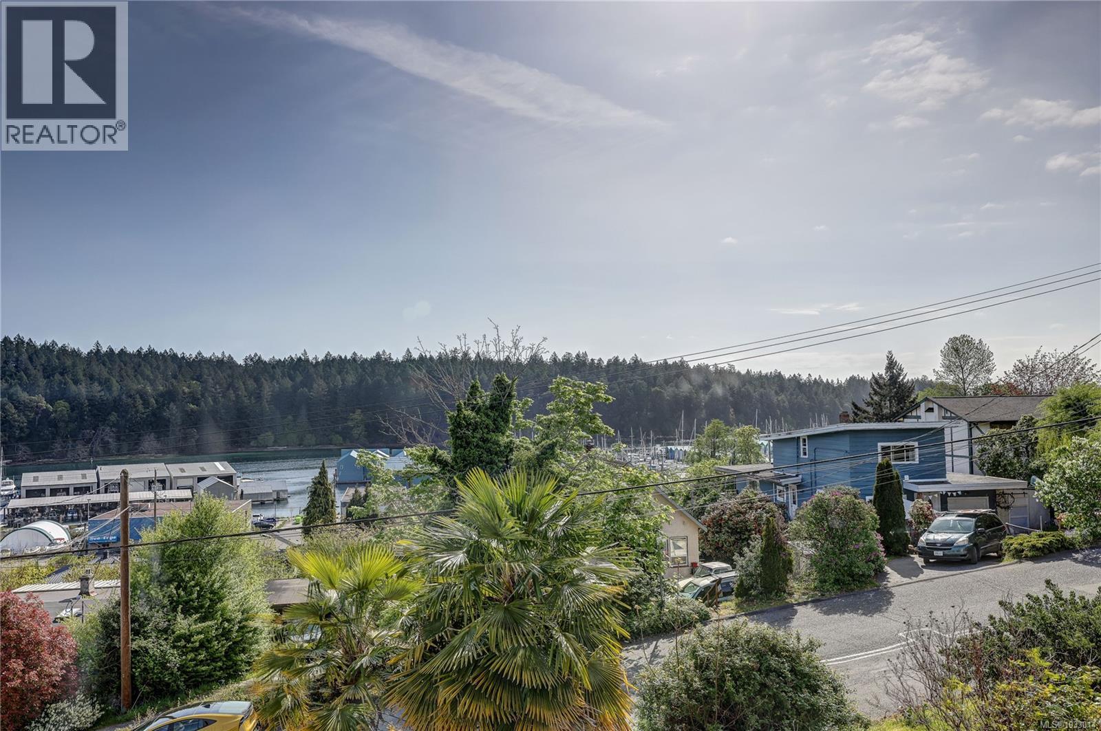 1361 Discovery Ave - 35