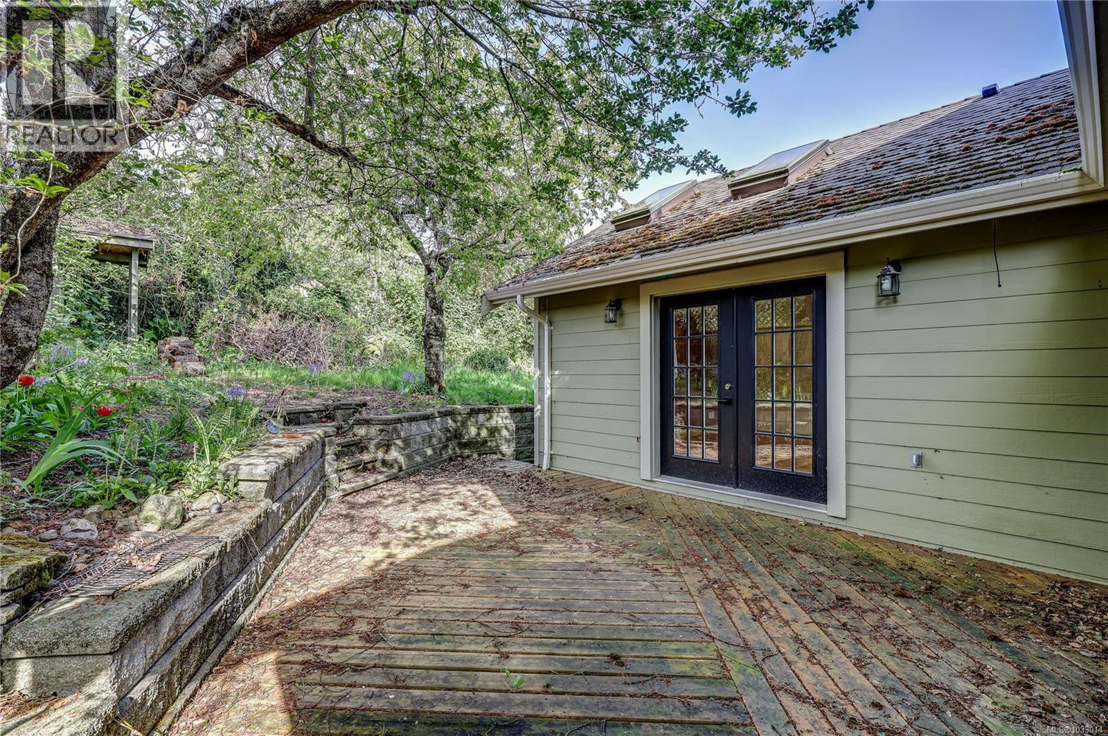 1361 Discovery Ave - 48