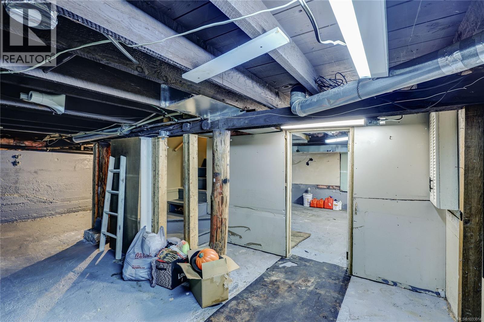 1361 Discovery Ave - 44