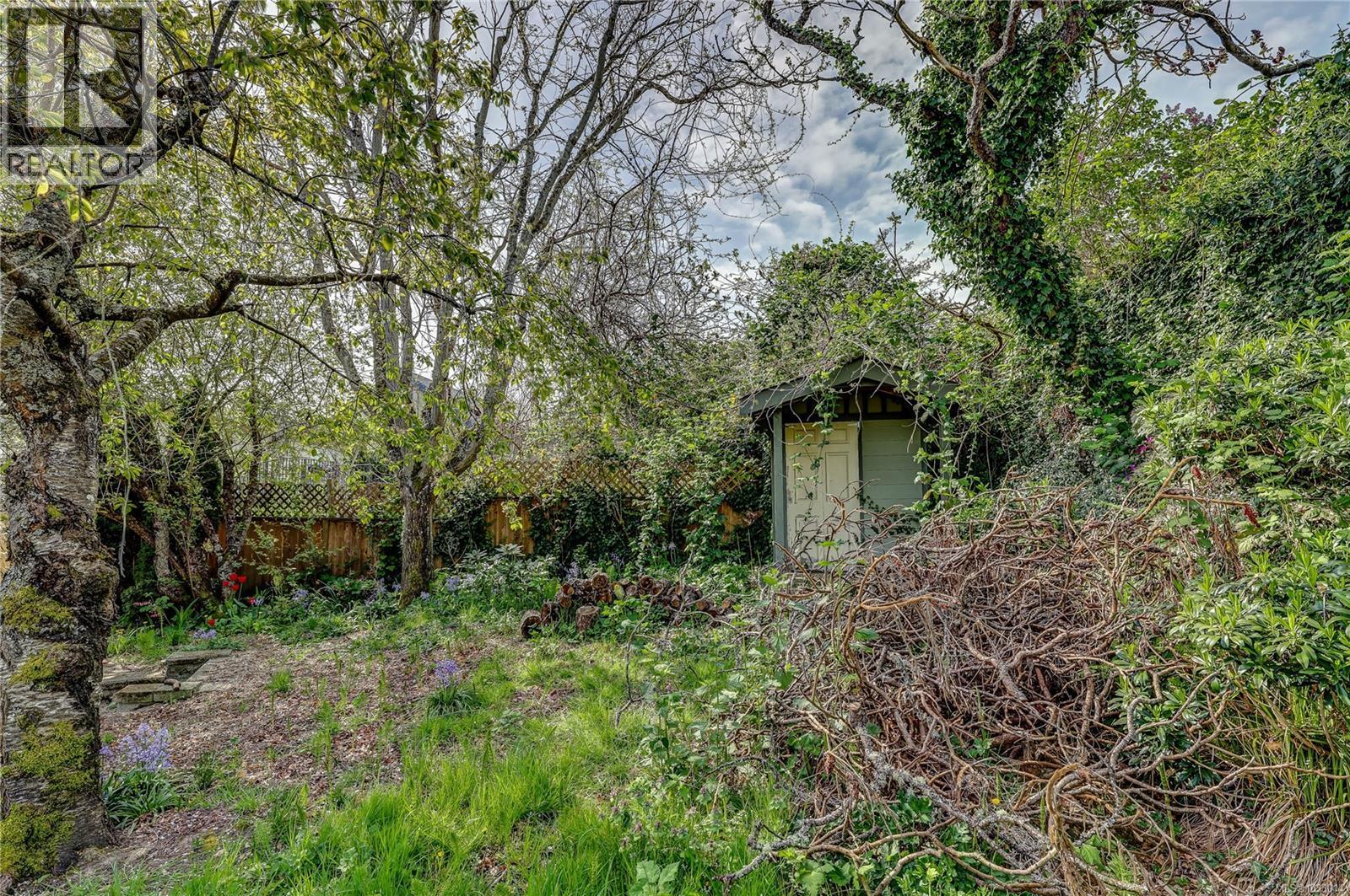 1361 Discovery Ave - 53