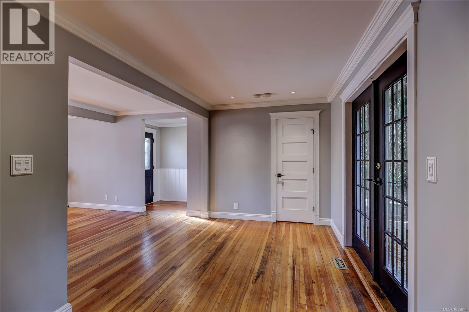 1361 Discovery Ave - 24