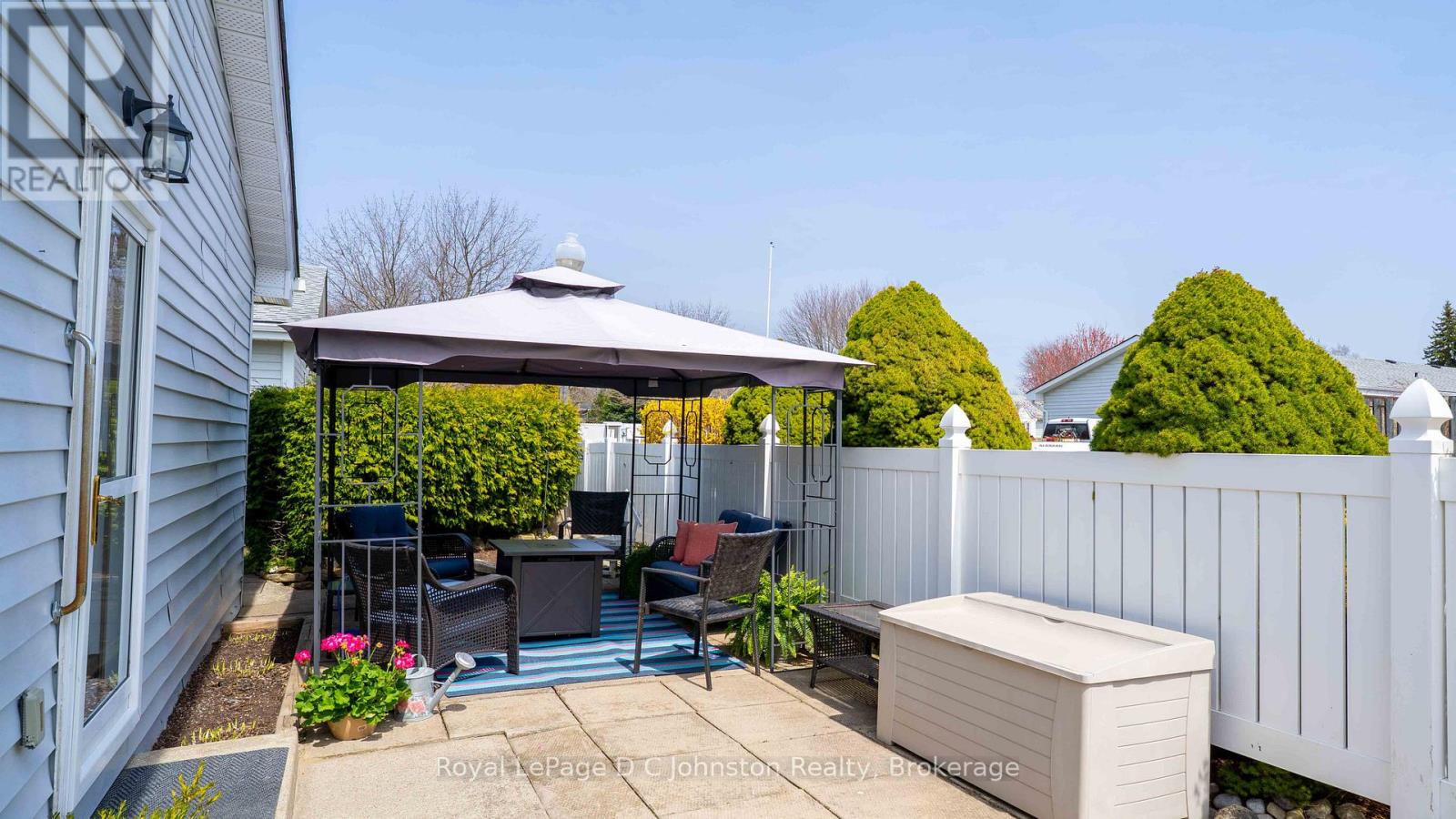 Summer Ready! Deck Box included!