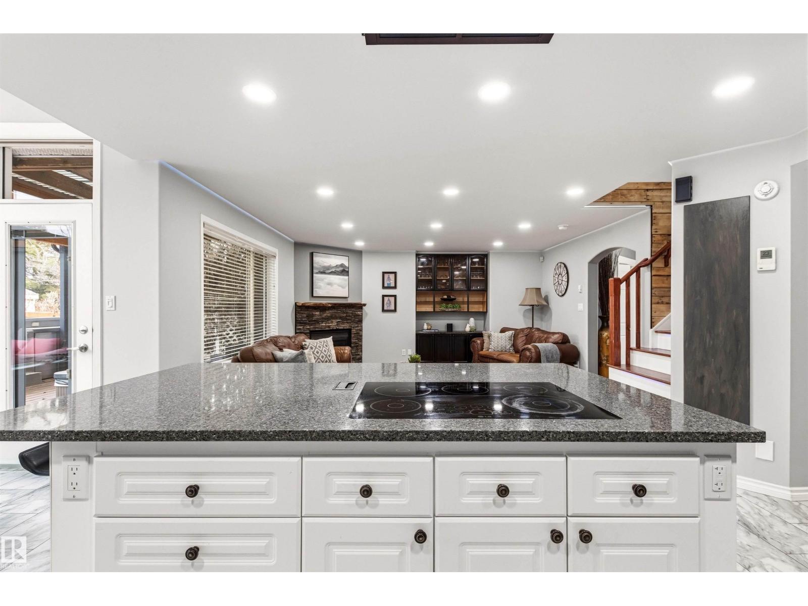 46 HILLCREST PL, St. Albert