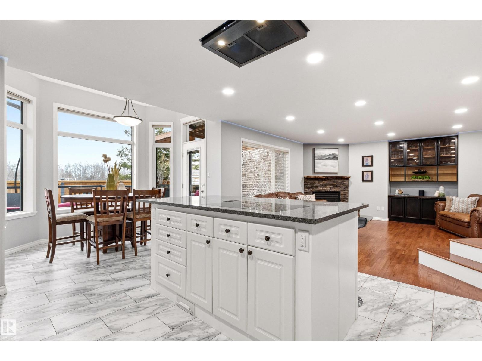 46 HILLCREST PL, St. Albert