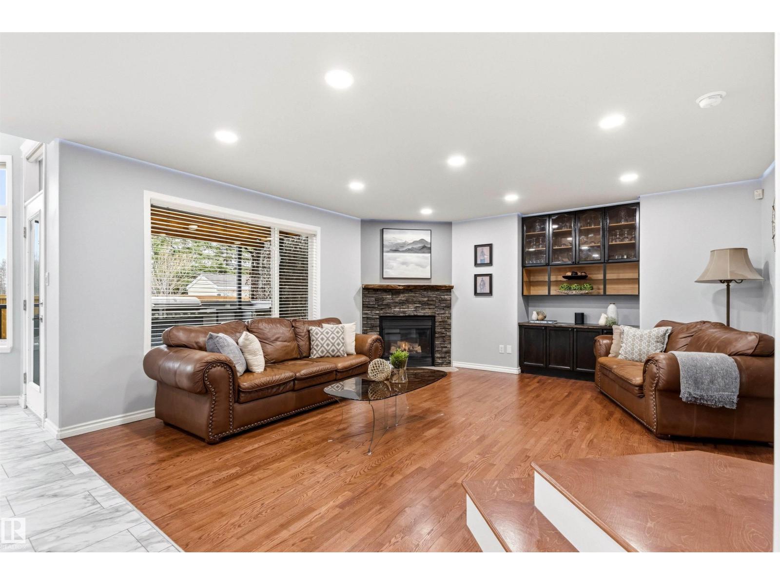 46 HILLCREST PL, St. Albert