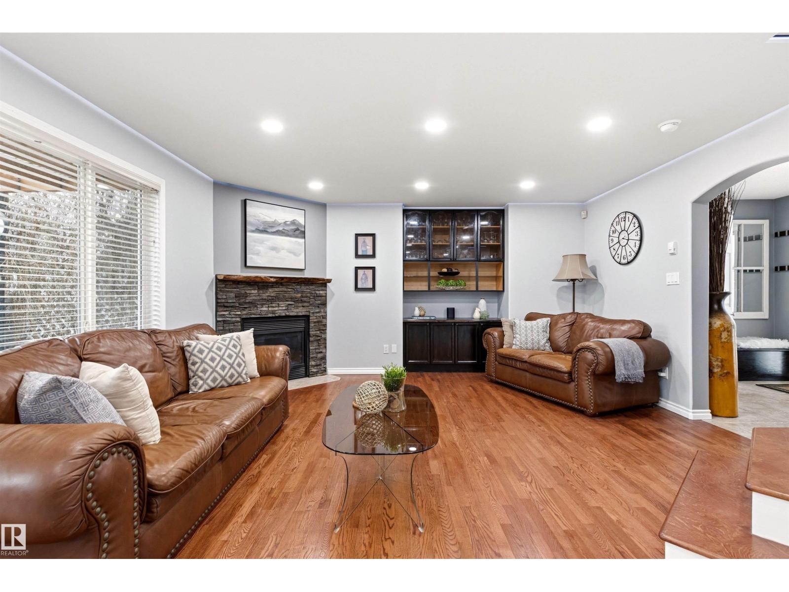 46 HILLCREST PL, St. Albert