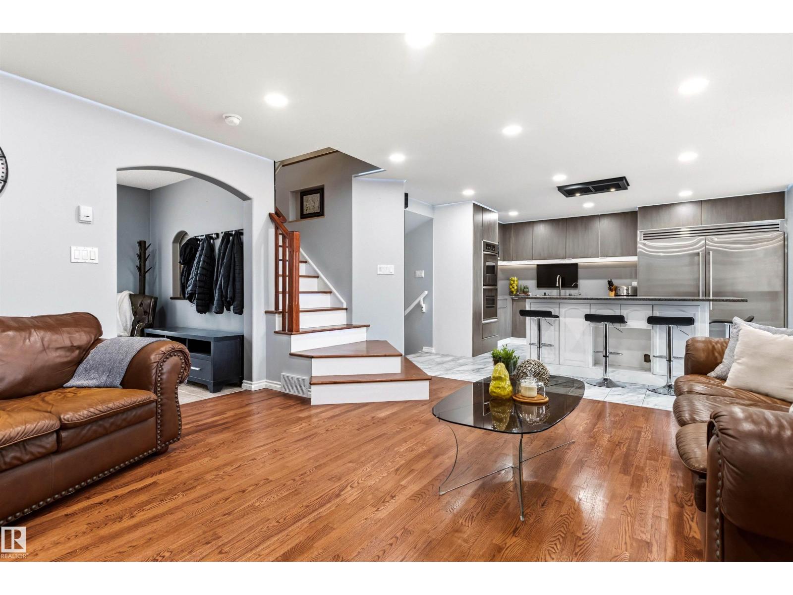 46 HILLCREST PL, St. Albert