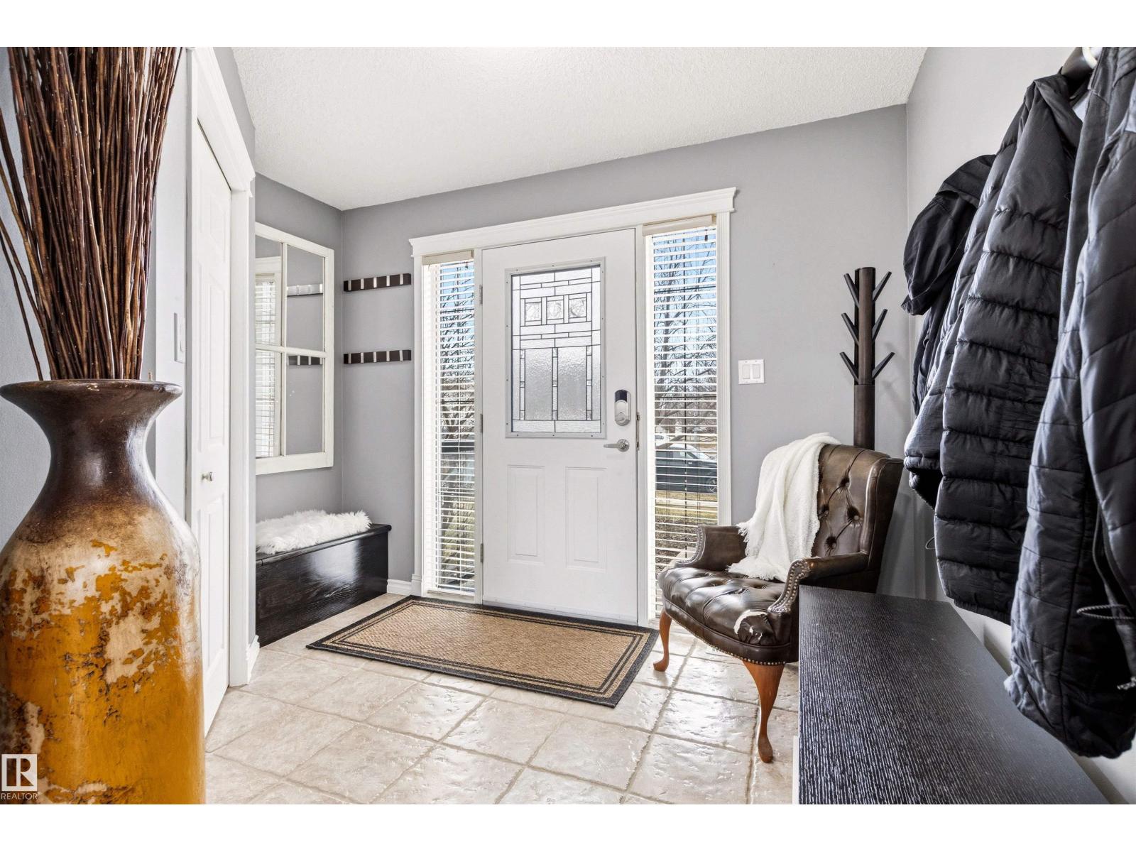 46 HILLCREST PL, St. Albert