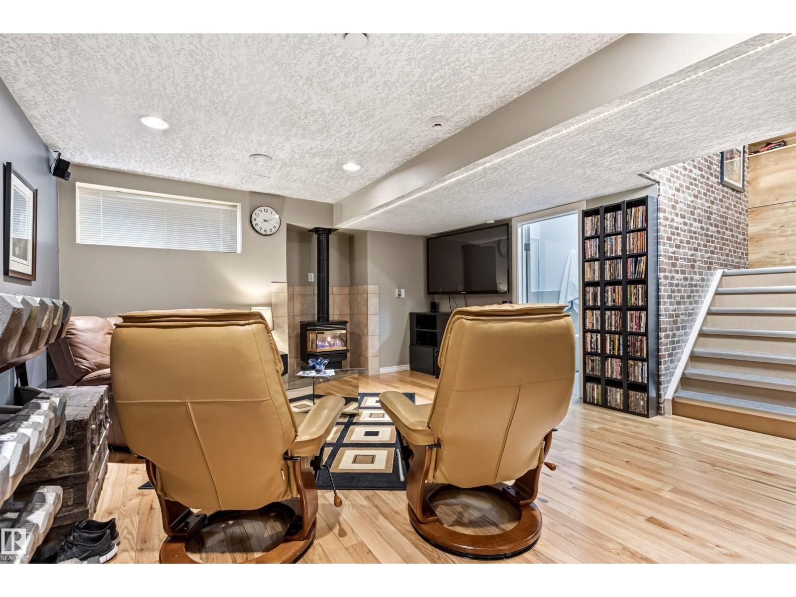 46 HILLCREST PL, St. Albert