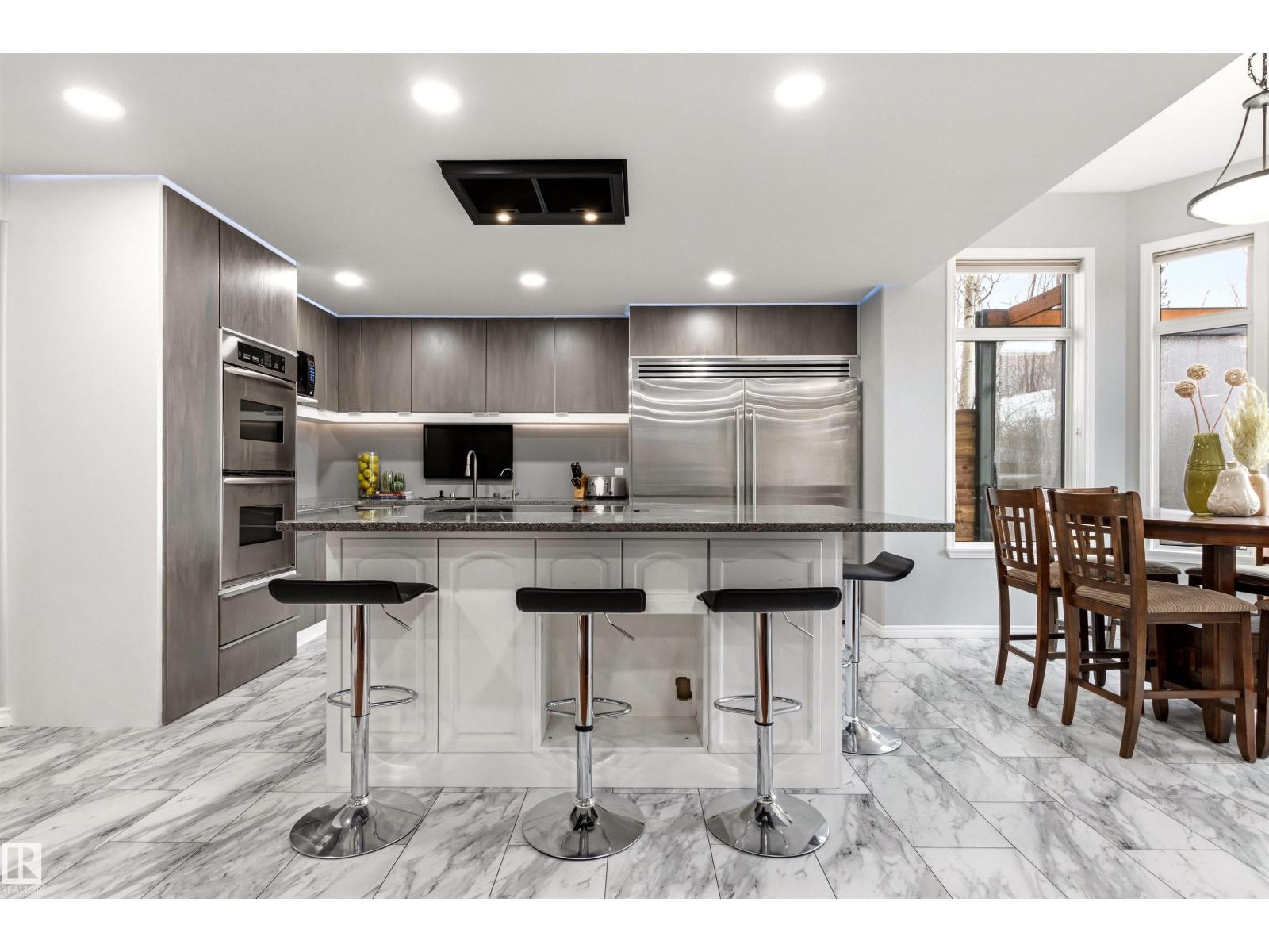 46 HILLCREST PL, St. Albert