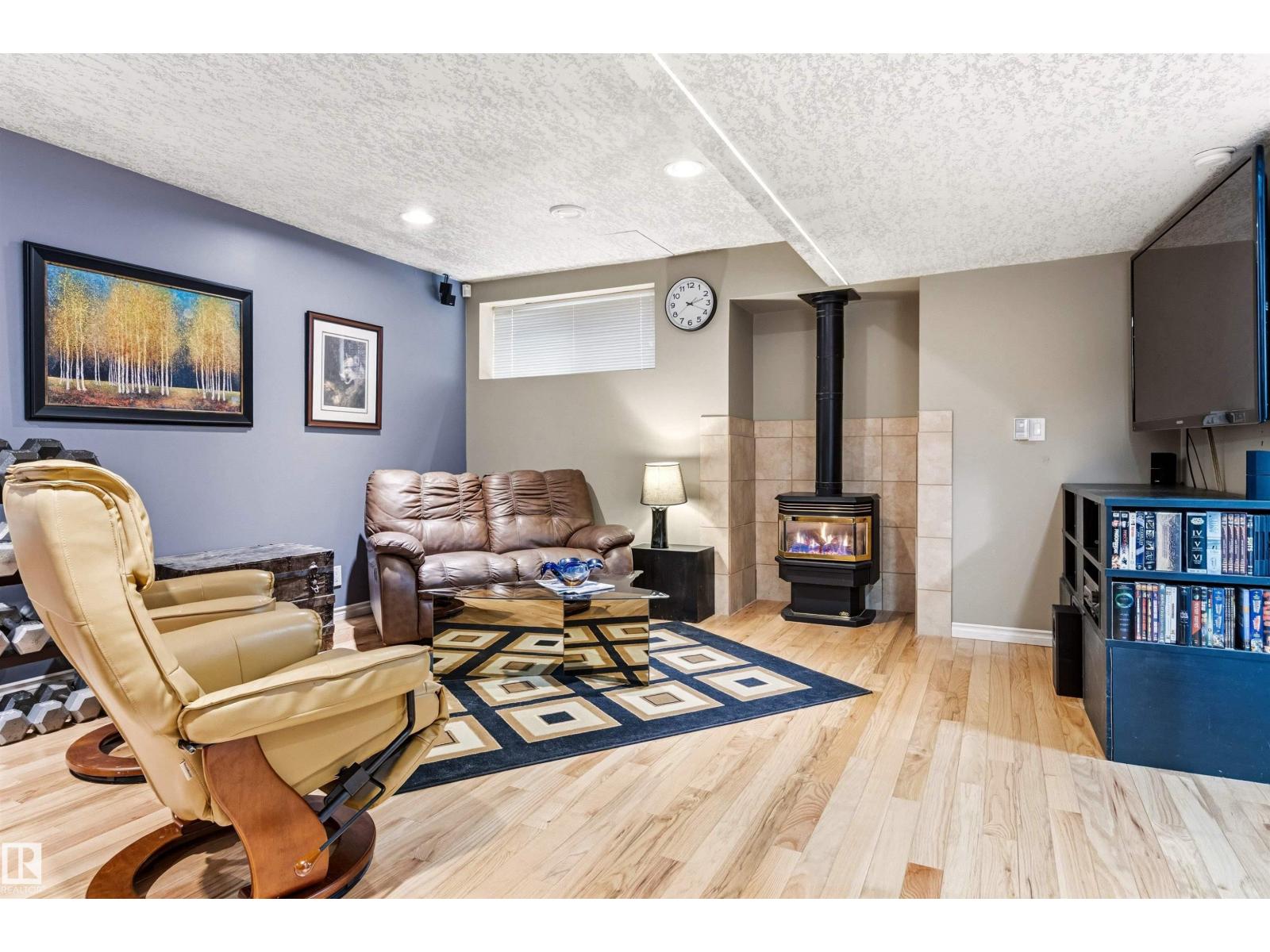 46 HILLCREST PL, St. Albert