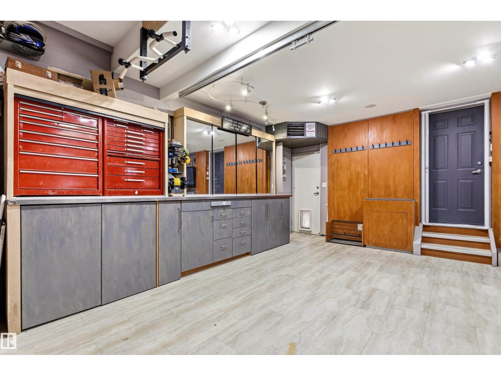 46 HILLCREST PL, St. Albert