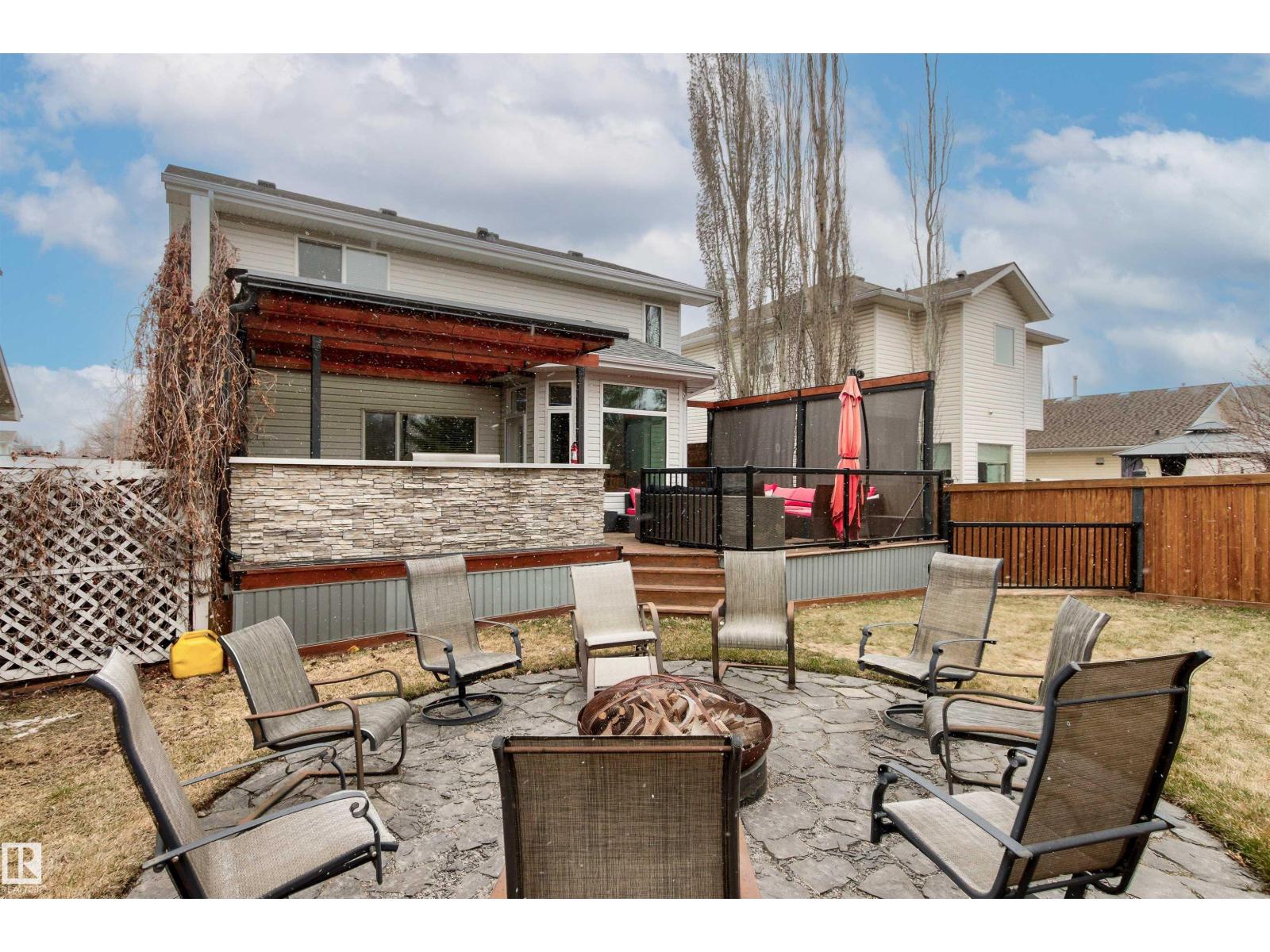 46 HILLCREST PL, St. Albert