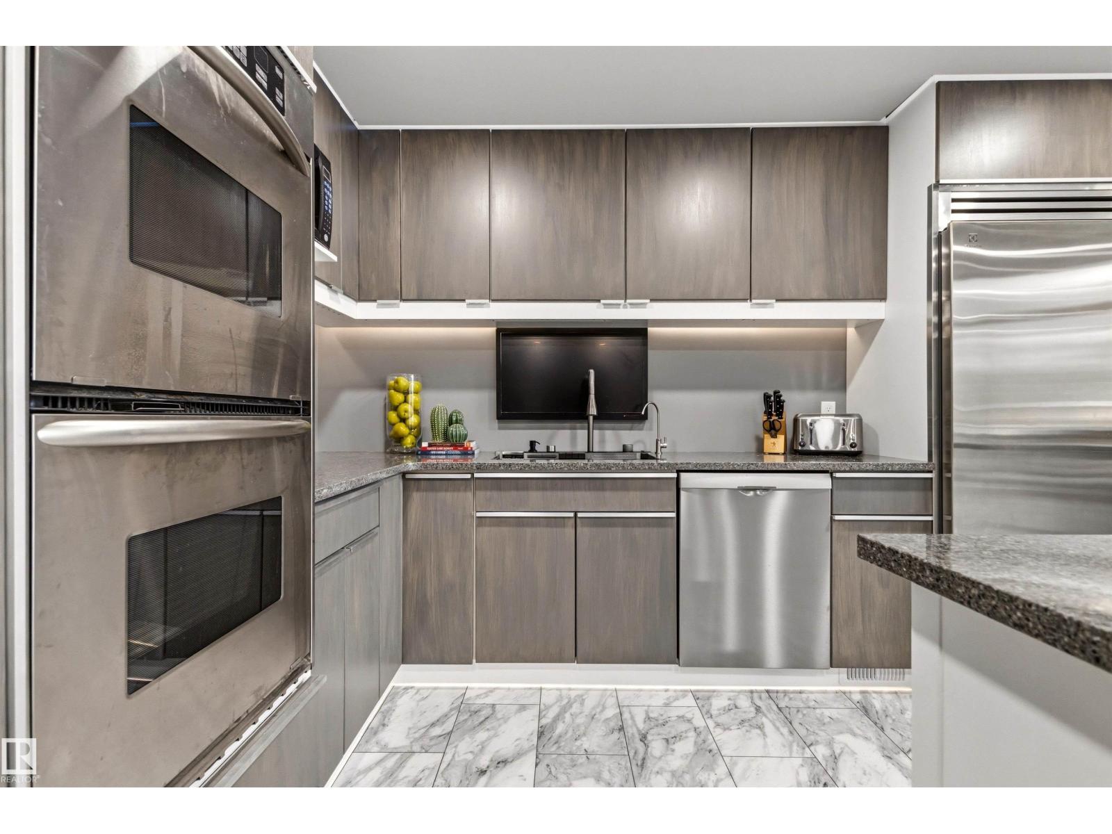 46 HILLCREST PL, St. Albert