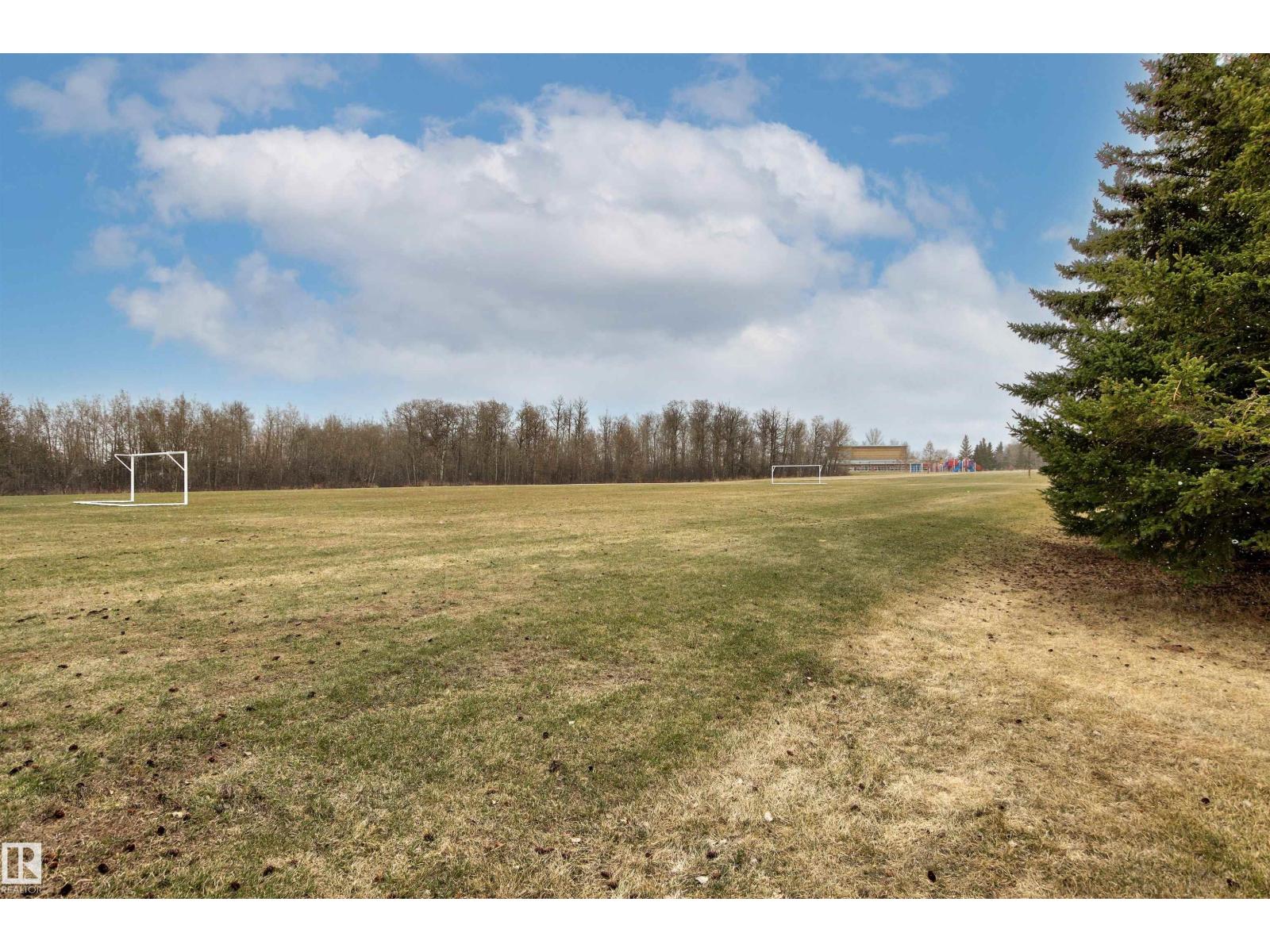 46 HILLCREST PL, St. Albert