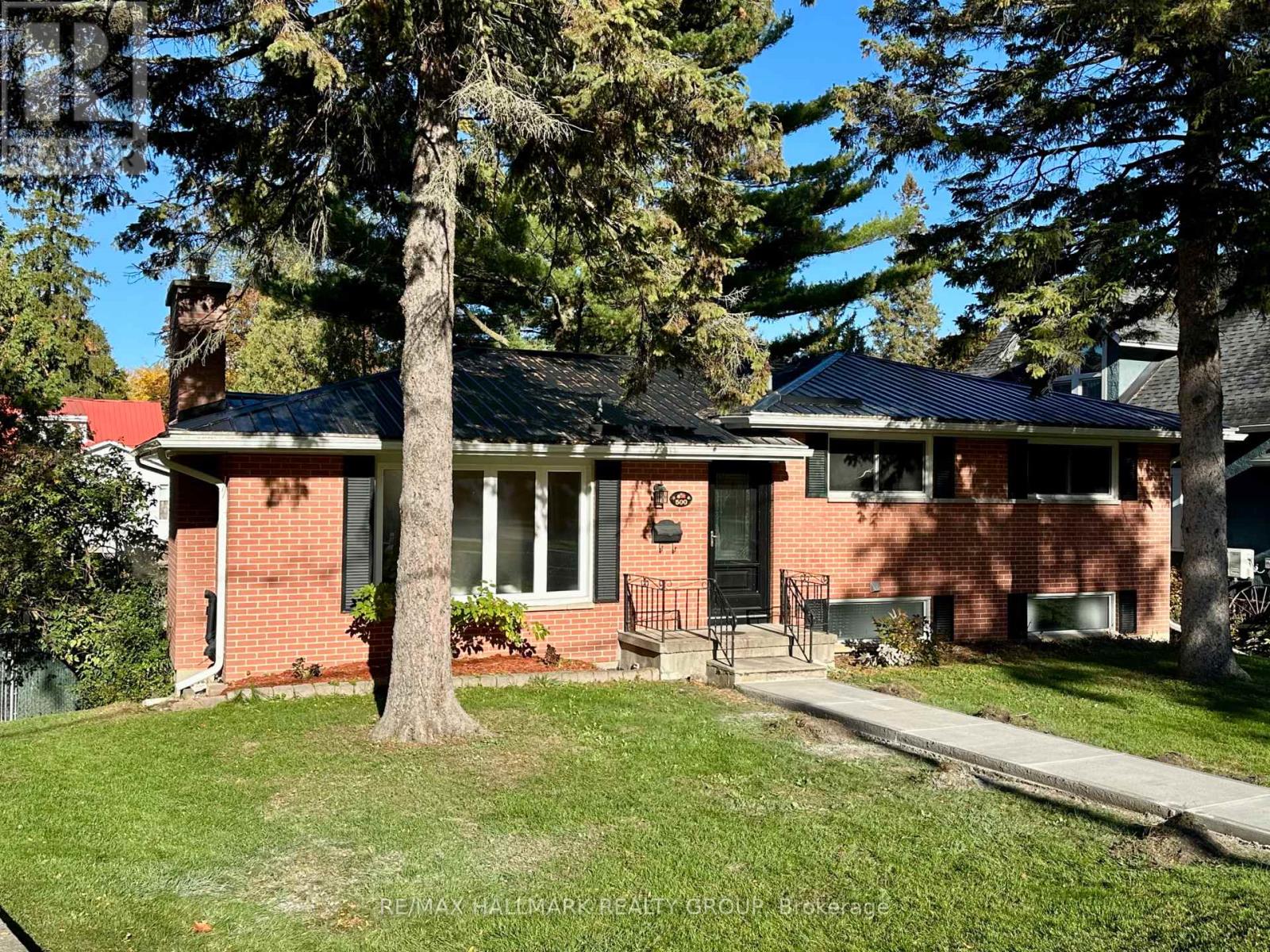 500 KING STREET W - 1
