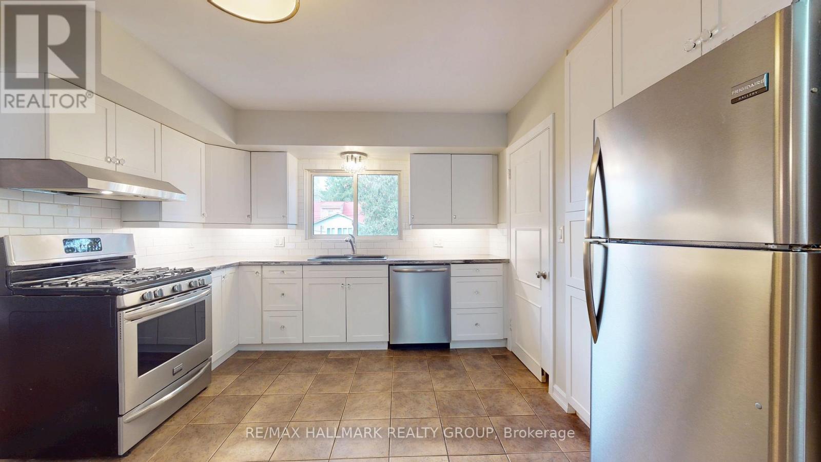 500 KING STREET W - Image 3