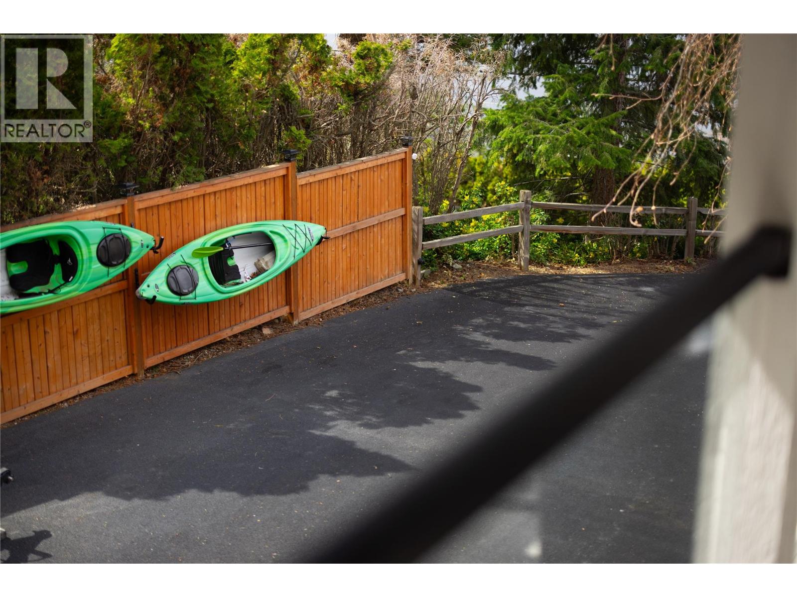 277 Clifton Road N - 65