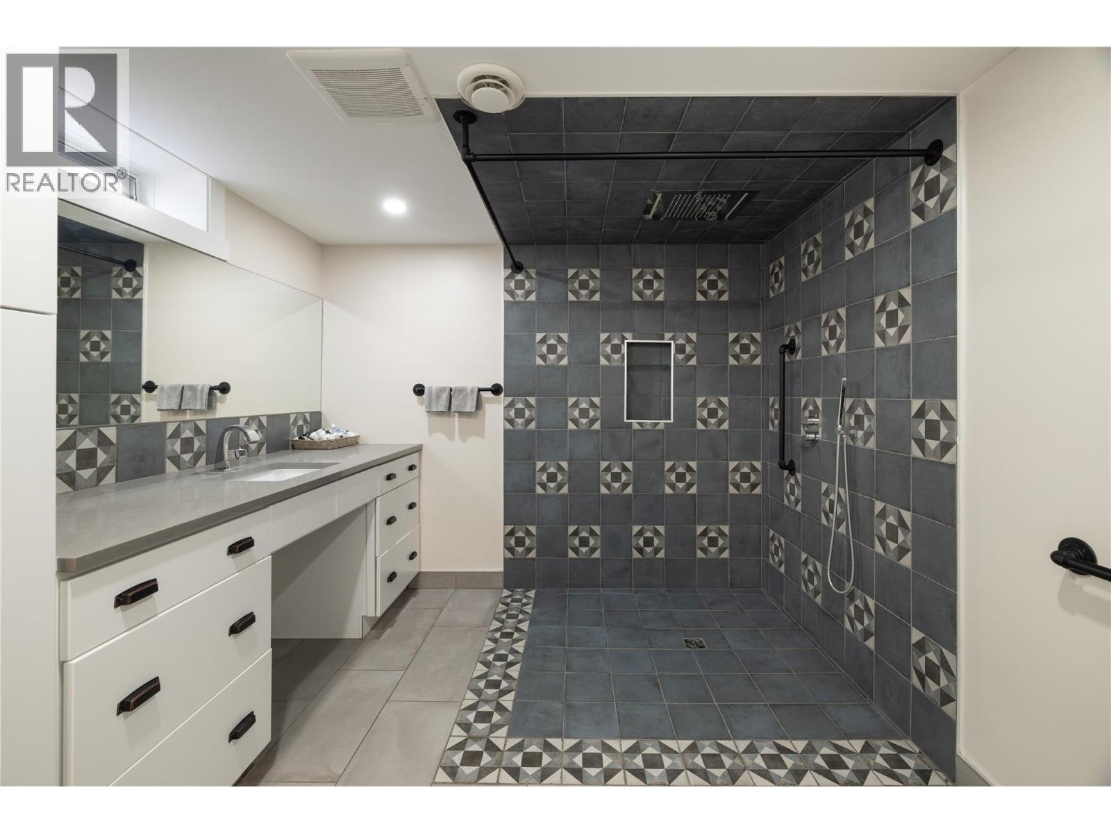 277 Clifton Road N - 39