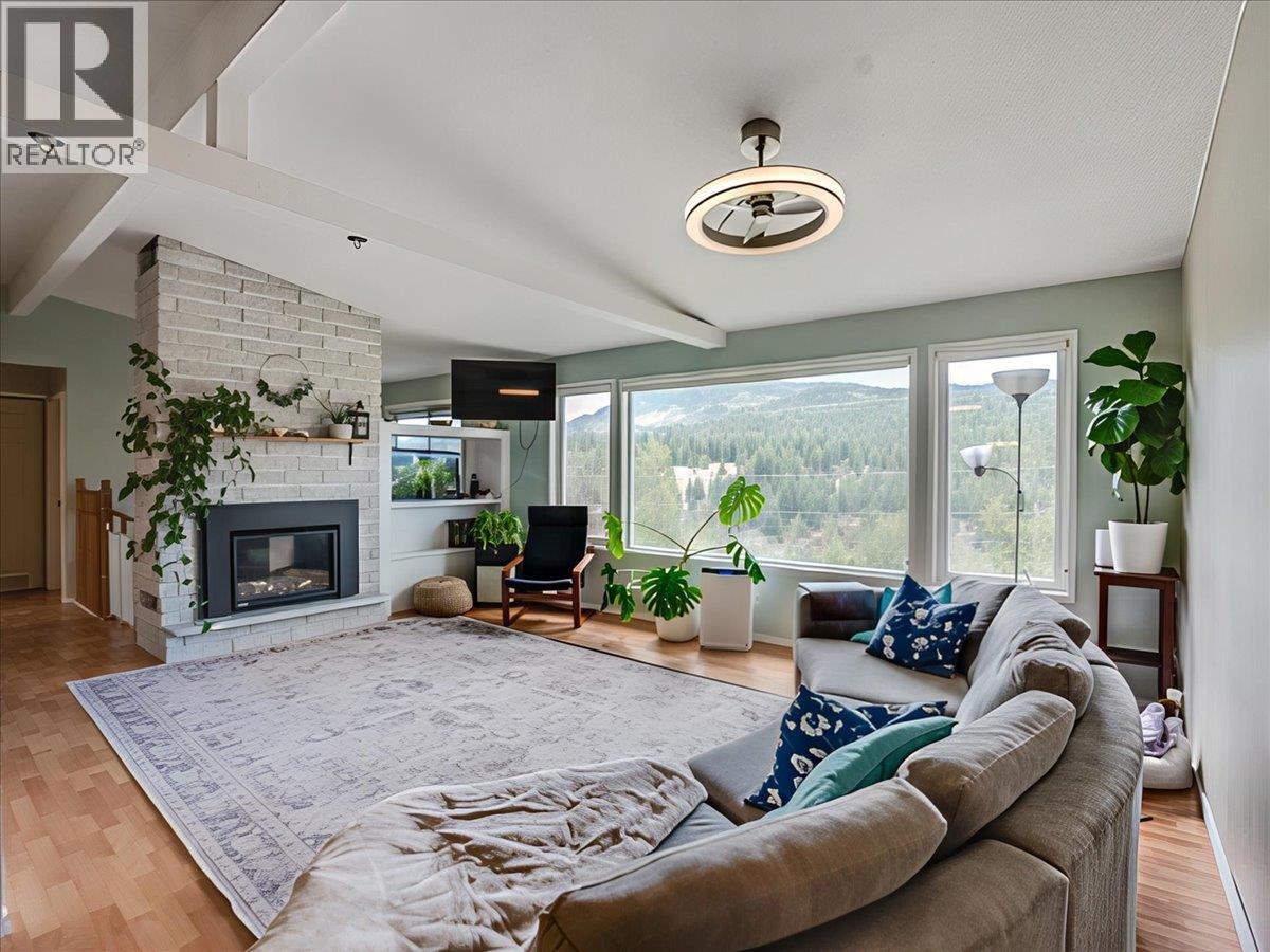 8392 Theatre Road - 8