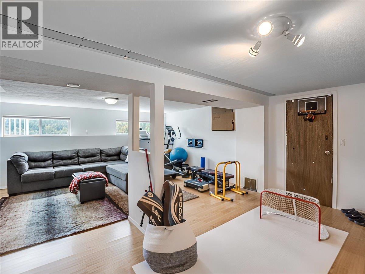 8392 Theatre Road - 31